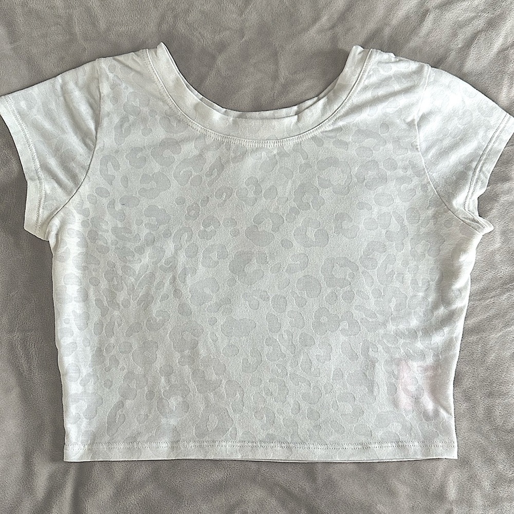 Very Rare Bombshell Sportswear White Leopard Cropped Tee